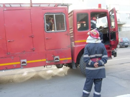 Maşină incendiată la Ovidiu: proprietarul, principalul suspect